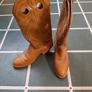 Women’s Tan Western Ankle Boots - Classic Pull-On Style